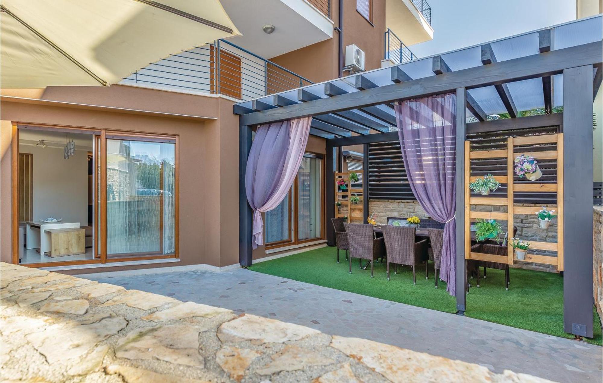 Lovely Apartment In Medulin With Kitchen Εξωτερικό φωτογραφία