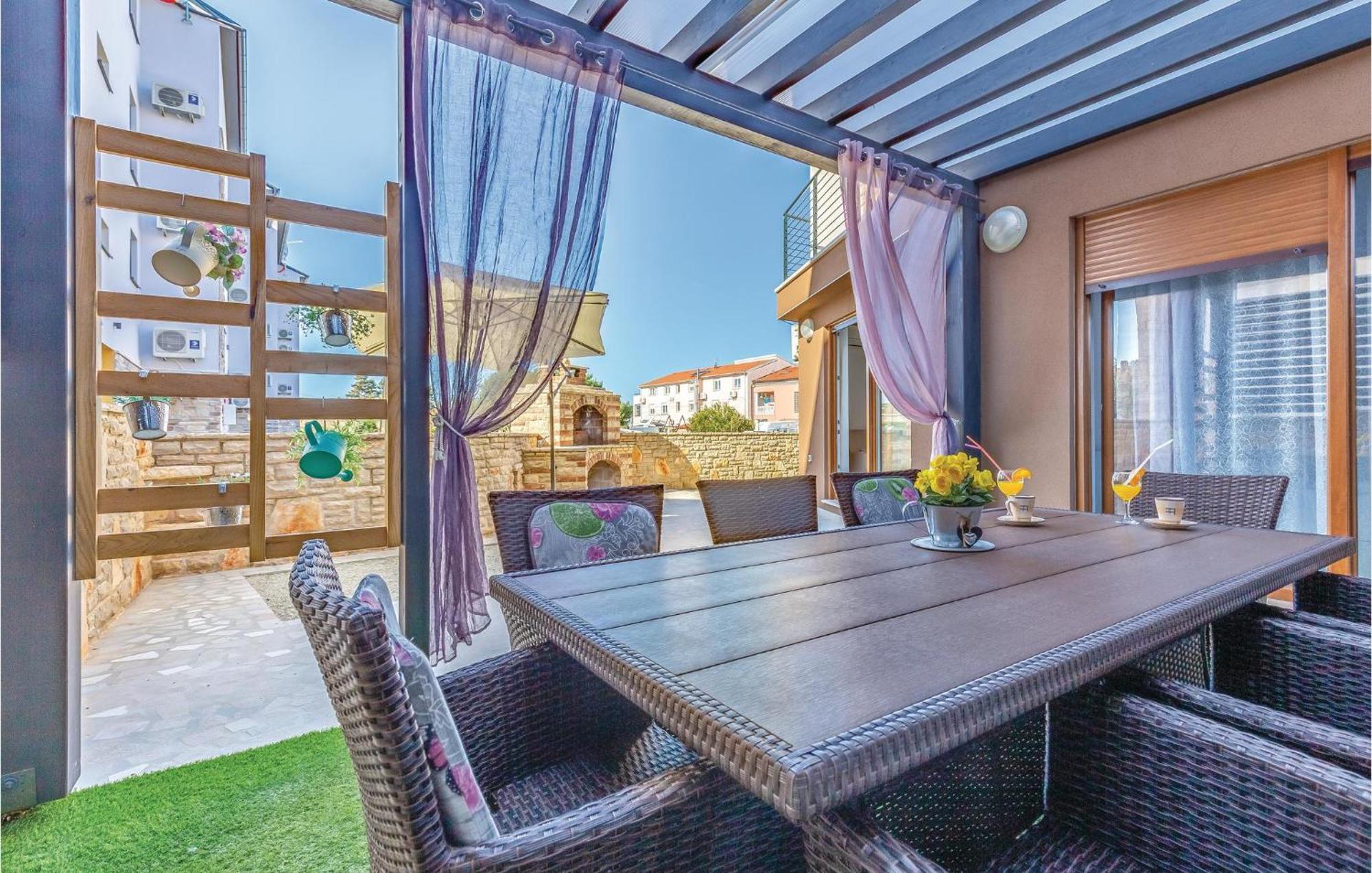 Lovely Apartment In Medulin With Kitchen Εξωτερικό φωτογραφία